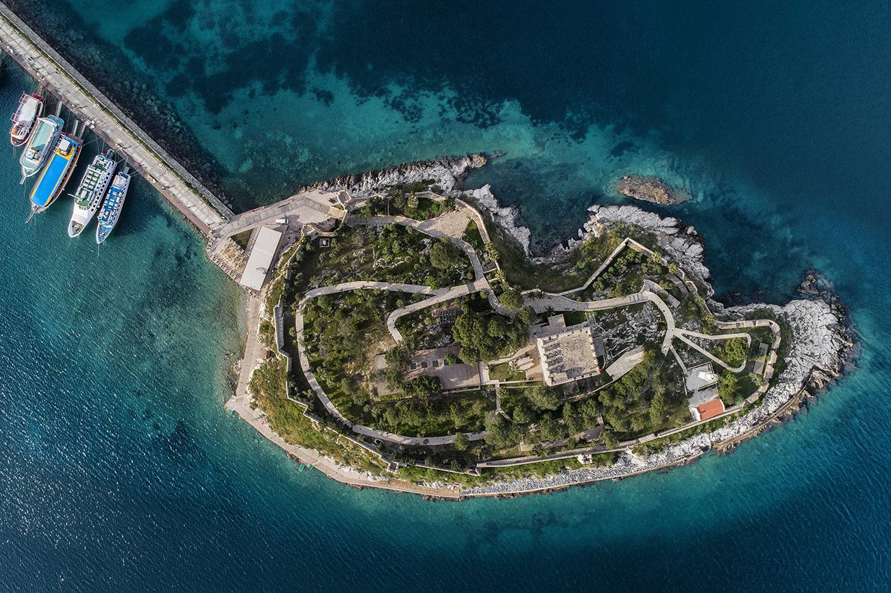 Tesouros das Ilhas Helênicas e Dubai